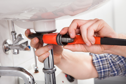 Plumbing Repairs a Handyman Can Handle vs. When You Need a Licensed Plumber